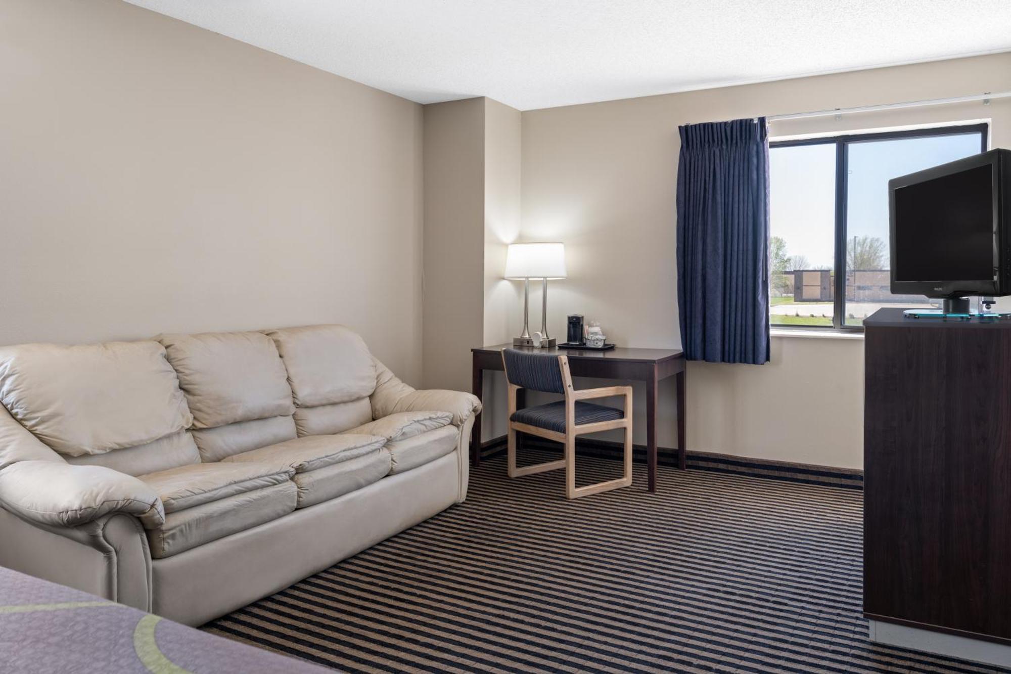 Super 8 By Wyndham Humboldt Hotel Exterior photo
